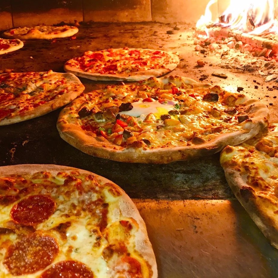 Pizza+from+oven.jpg